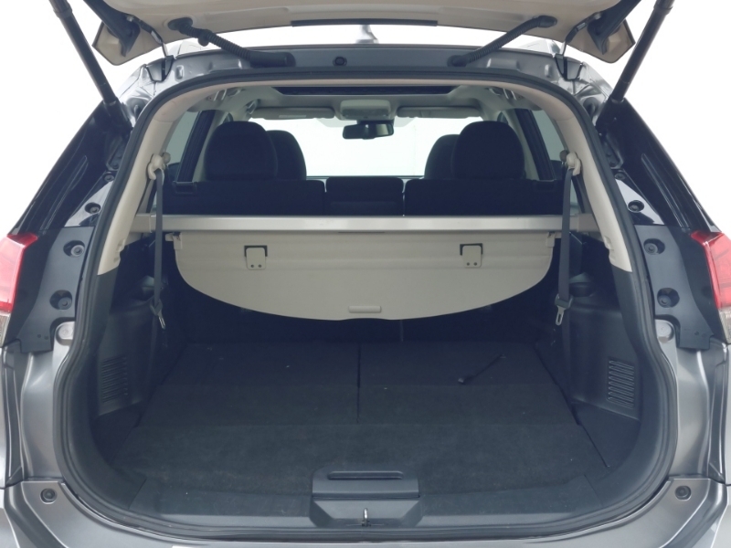 Nissan X-Trail Tekna Black #18
