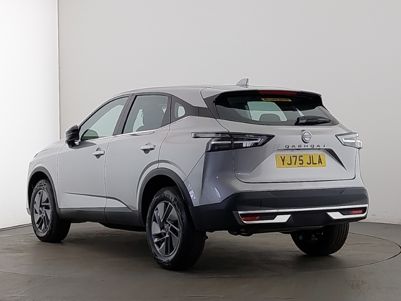 Nissan Qashqai 1.3 Dig-t Mh 158 Acenta Premium Xtronic Silver #2