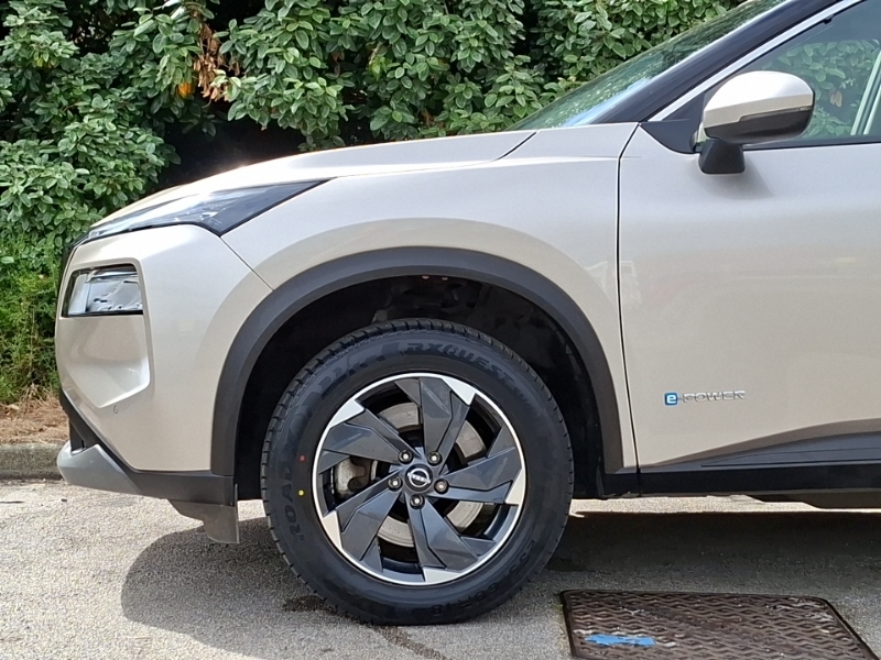 Nissan X-Trail Tekna Silver #19