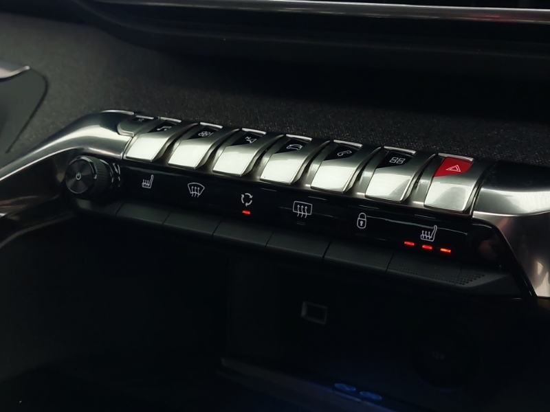 Peugeot 3008 Active Red #16