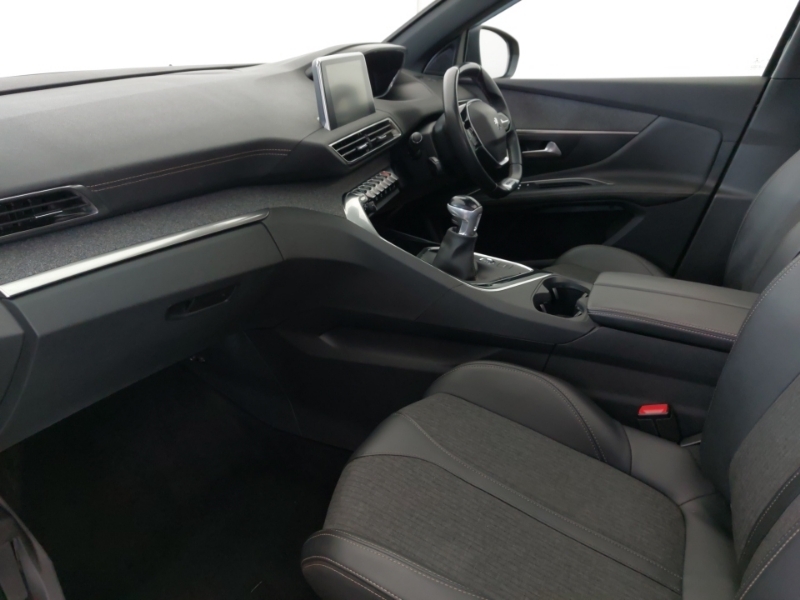 Peugeot 3008 1.5 Bluehdi Gt Line Premium Black #5
