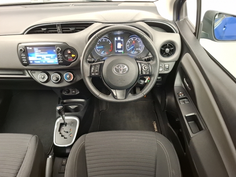 Toyota Yaris Design White #8