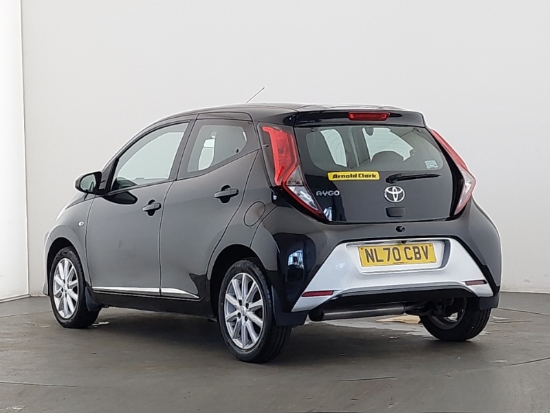 Toyota Aygo 1.0 Vvt-i X-play Tss X-shift Black #2