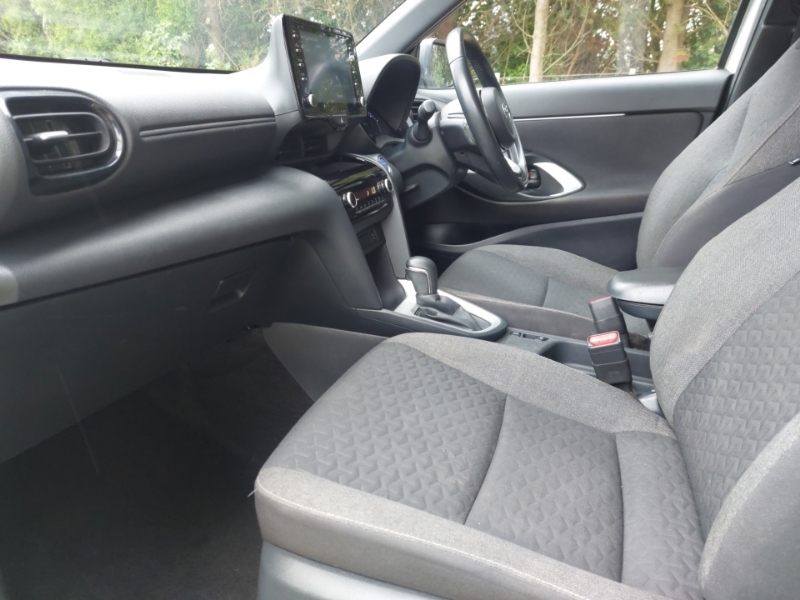 Toyota Yaris Cross Excel Grey #5