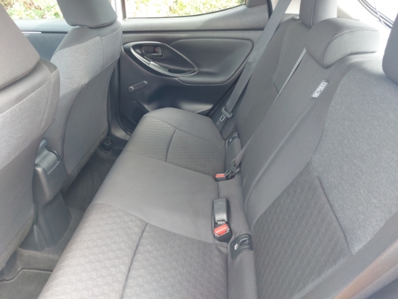 Toyota Yaris 1.5 Hybrid Icon Cvt DF73PBV White #6
