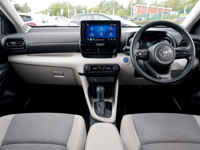 Toyota Yaris 1.5 Hybrid Excel Cvt SD23DFL White #3