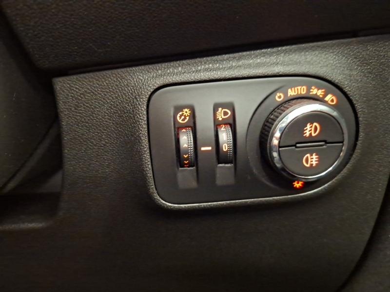 Vauxhall Corsa Vauxhall Corsa 1.4 Energy Ac Hatchback Silver #17