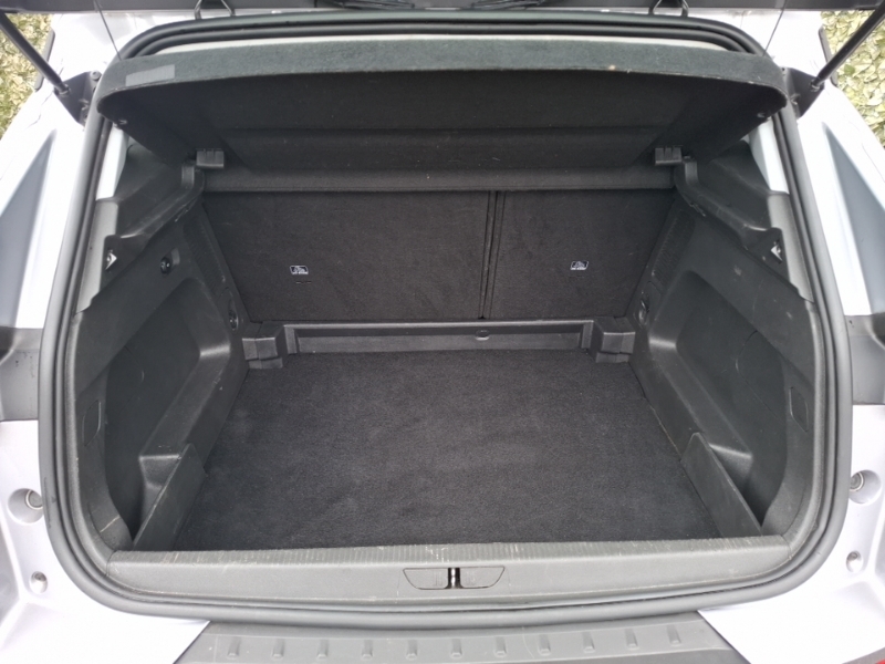 Vauxhall Grandland X Se Red #17