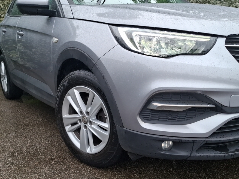 Vauxhall Grandland X Se Red #19
