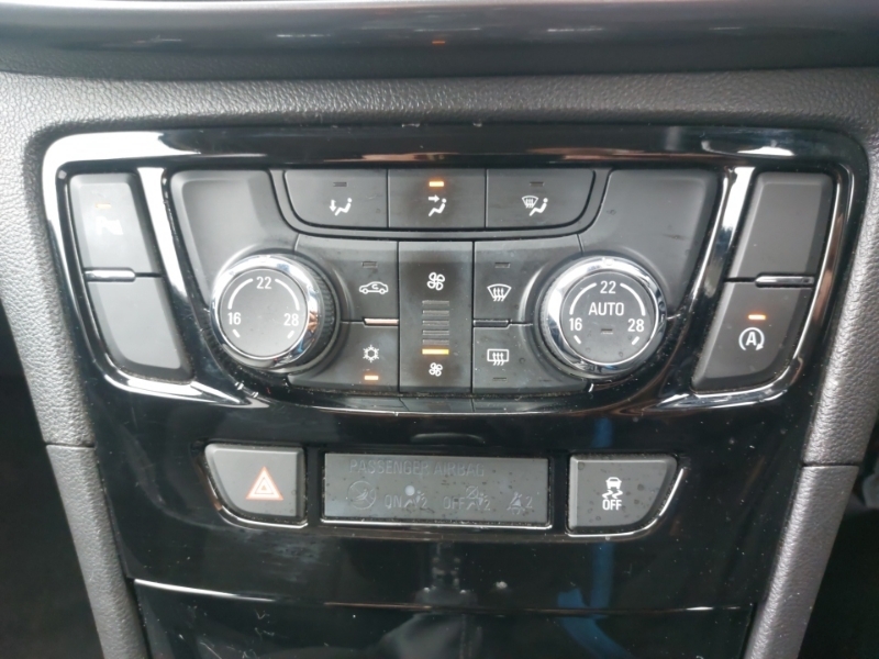 Vauxhall Mokka X Vauxhall Hatchback 1.4T Ecotec Design Nav White #15