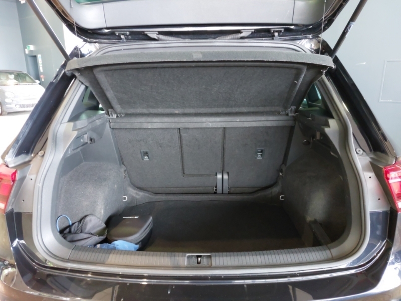Volkswagen Tiguan Elegance Black #18