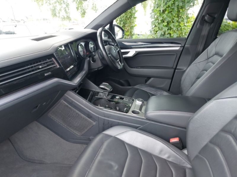 Volkswagen Touareg 3.0 V6 Tdi 4Motion R-line Tip Black #5