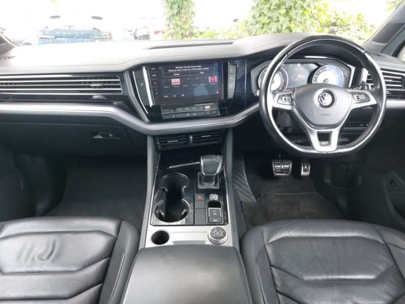 Volkswagen Touareg 3.0 V6 Tdi 4Motion R-line Tip Black #3