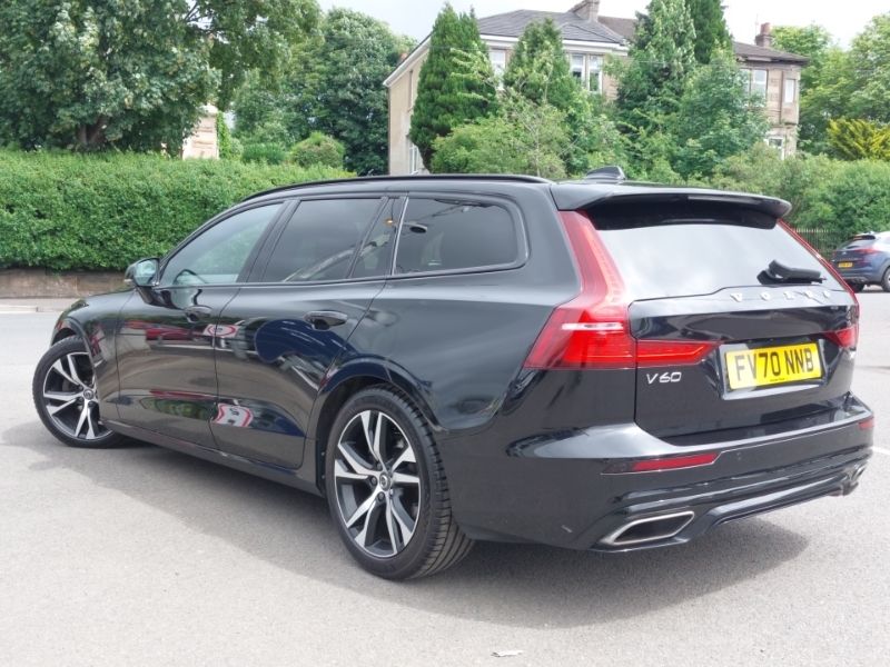 Volvo V60 2.0 T4 190 R Design Plus Black #2
