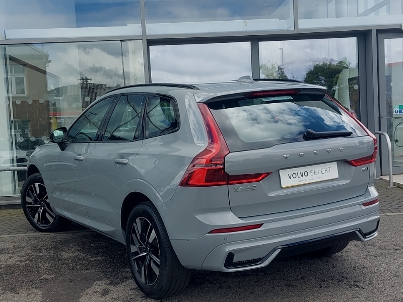Volvo XC60 2.0 B5p Plus Dark Awd Geartronic Grey #2