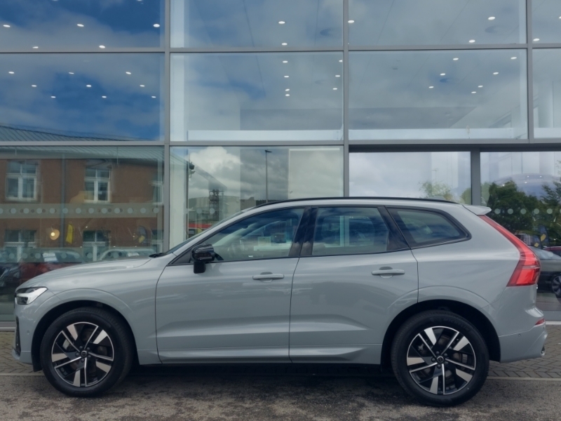 Volvo XC60 2.0 B5p Plus Dark Awd Geartronic Grey #4