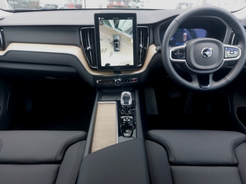 Volvo XC60 2.0 B5p Plus Dark Awd Geartronic Grey #3