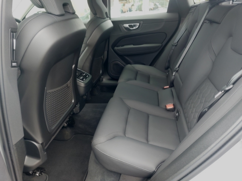 Volvo XC60 2.0 B5p Plus Dark Awd Geartronic Grey #6