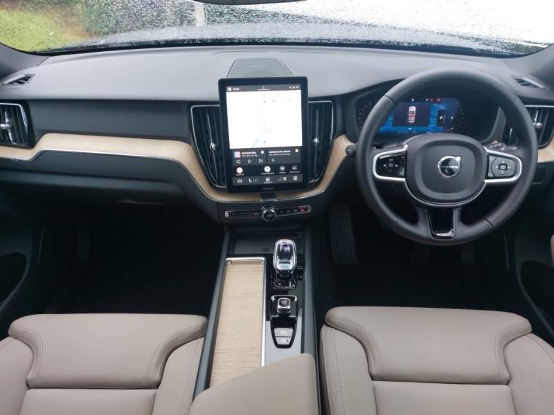 Volvo XC60 2.0 B5p Plus Dark Awd Geartronic SO25KFG Black #3