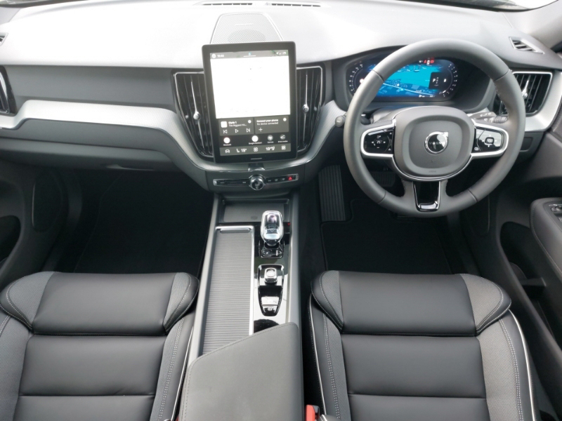 Volvo XC60 2.0 B5p Plus Black Edition Awd Geartronic Black #3
