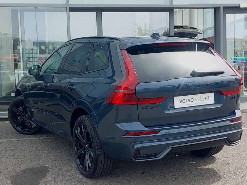 Volvo XC60 2.0 B5p Plus Black Edition Awd Geartronic Blue #2