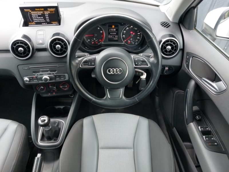Audi A1 S Line 1.4 Tfsi 125 Ps S Tronic Black #8