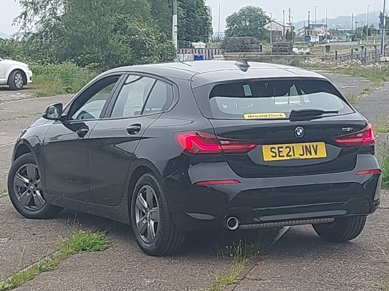 BMW 1 Series 118I 136 Se Black #2