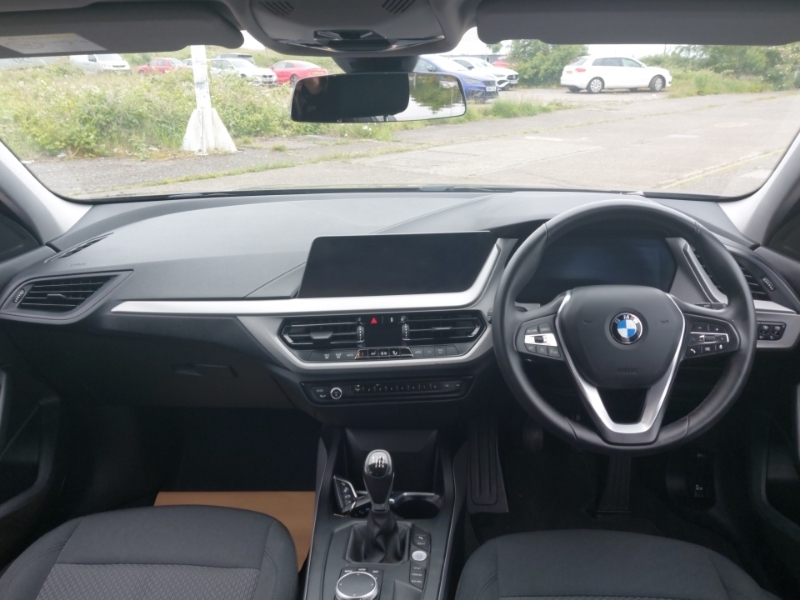 BMW 1 Series 118I 136 Se Black #3