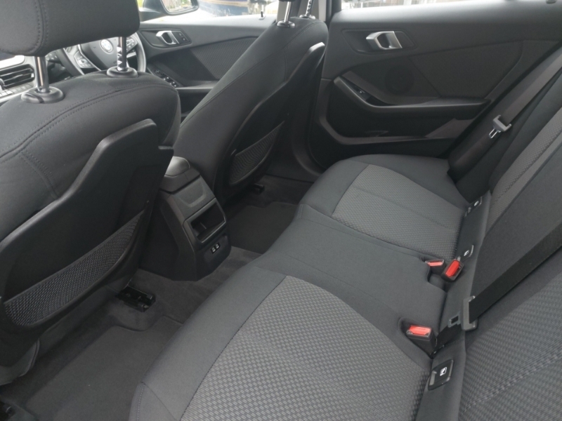BMW 1 Series 118I 136 Se Black #6