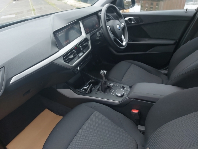 BMW 1 Series 118I 136 Se Black #5