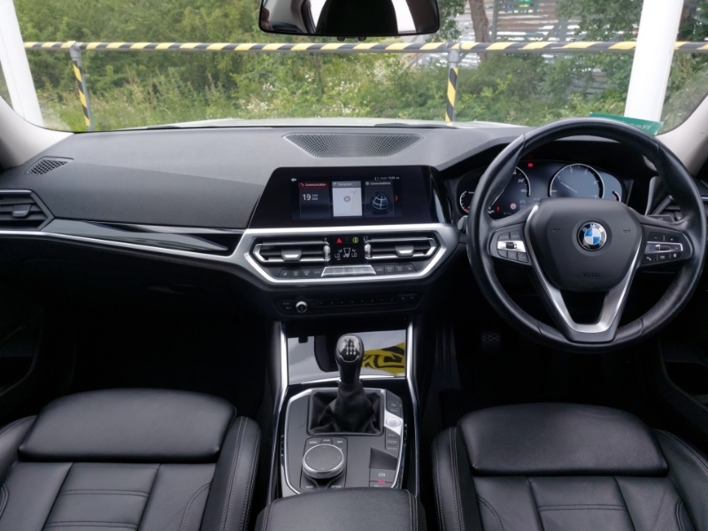 BMW 3 Series 320D Sport White #3