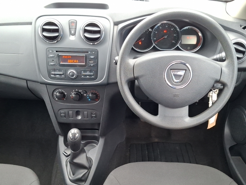 Dacia Sandero 1L Ambiance Red #8