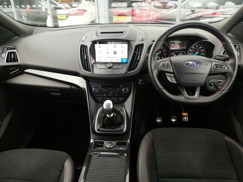 Ford Kuga 1.5 Ecoboost St-line 2Wd Black #3