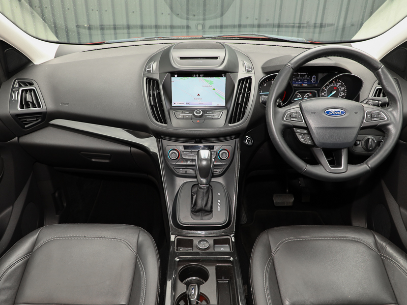 Ford Kuga 2.0 Tdci Titanium X Edition 2Wd Red #3