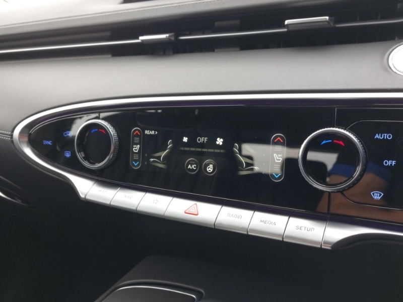 Genesis GV70 360Kw Pure 84Kwh Awd 2025 Grey #16