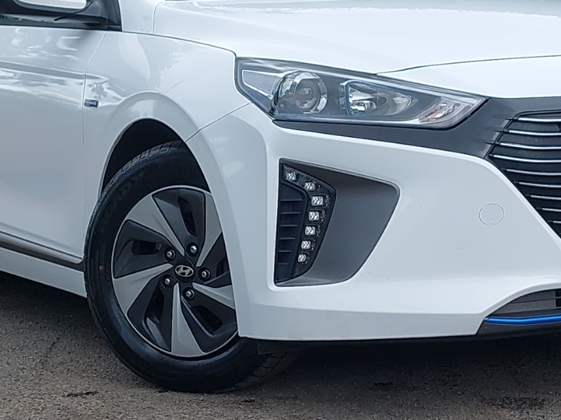 Hyundai Ioniq First Edition Black #20