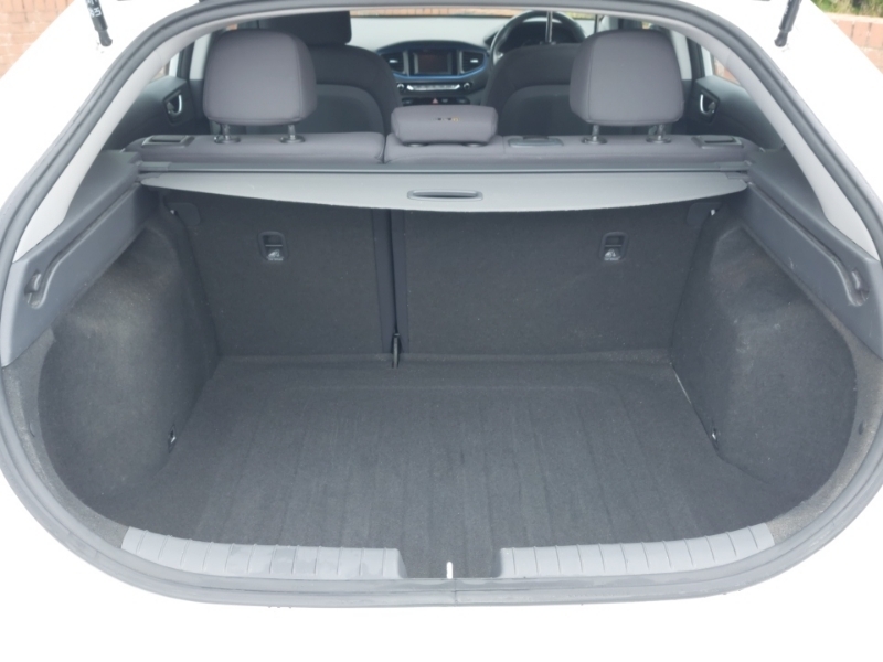 Hyundai Ioniq First Edition Black #18