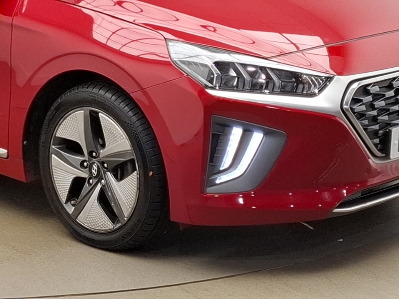 Hyundai Ioniq Hatchback Black #20