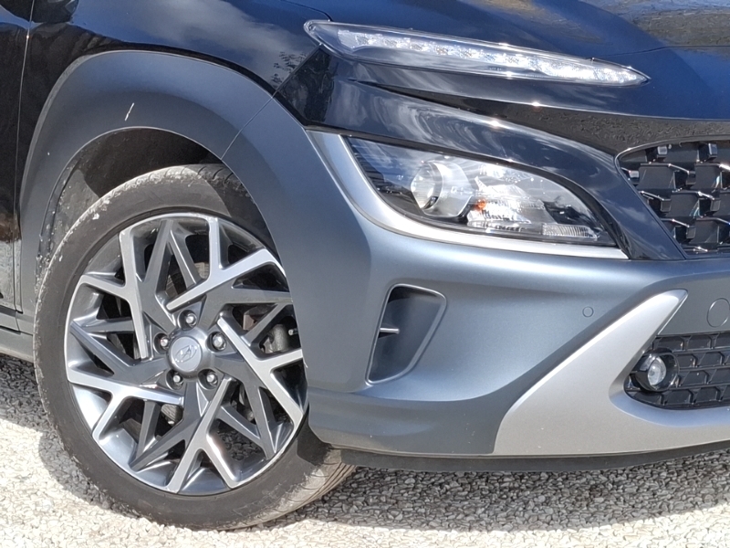 Hyundai Kona Premium Red #9
