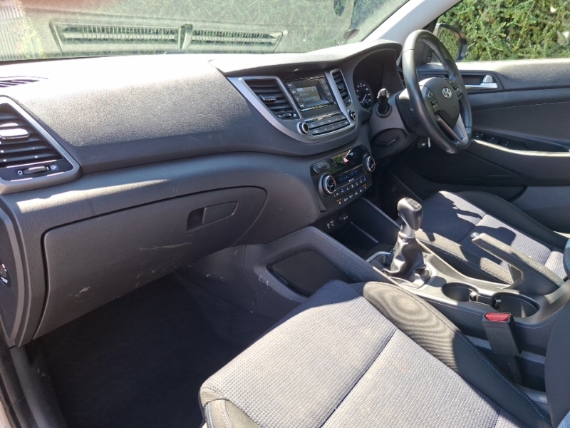Hyundai Tucson 1.7 Crdi Blue Drive Se 2Wd White #5