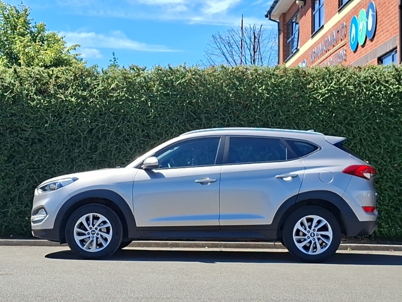 Hyundai Tucson 1.7 Crdi Blue Drive Se 2Wd White #4