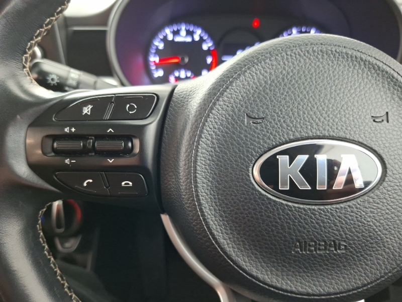 Kia Picanto Picanto X-line S White #12