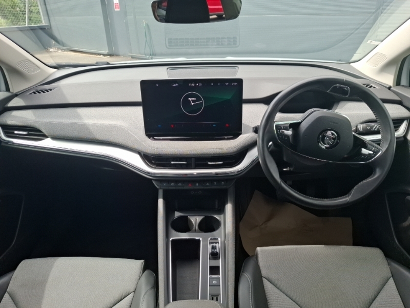 Skoda ENYAQ 150Kw 80 Loft 82Kwh White #3