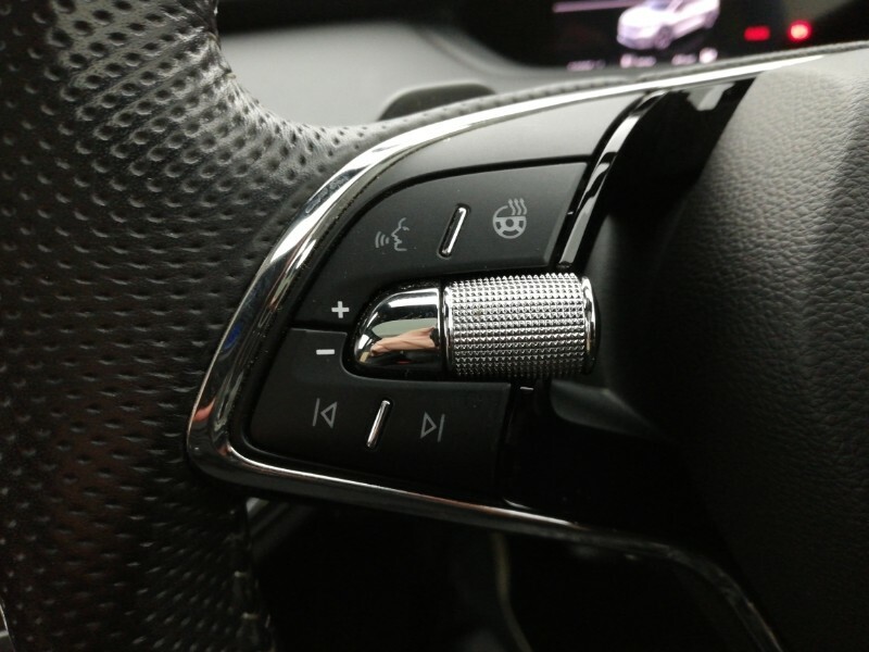 Skoda ENYAQ Suv Black #14