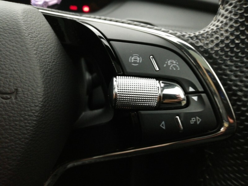 Skoda ENYAQ Suv Black #15