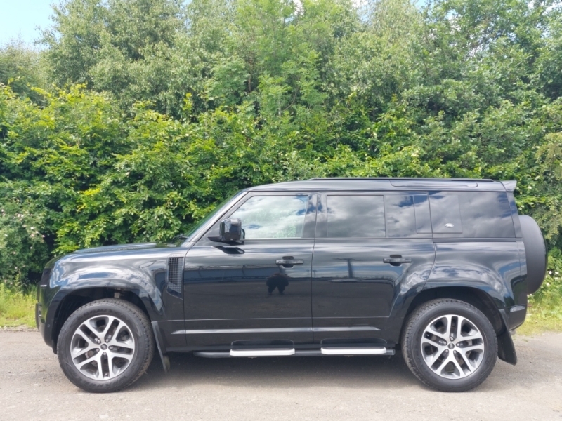 Land Rover Defender 110 3.0 D250 X-dynamic Se 110 Black #4
