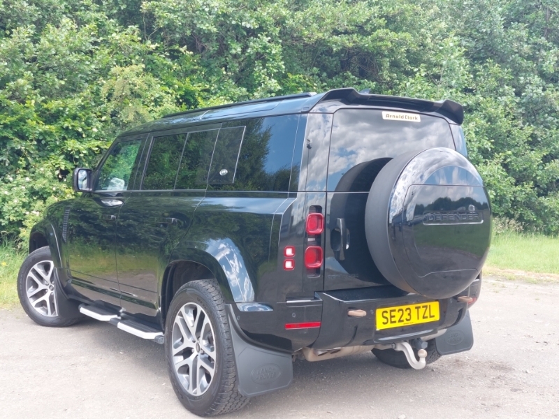 Land Rover Defender 110 3.0 D250 X-dynamic Se 110 Black #2