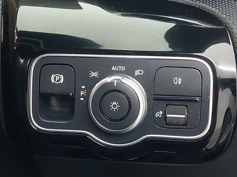 Mercedes-Benz A Class 1.3L Amg Line A180  #17