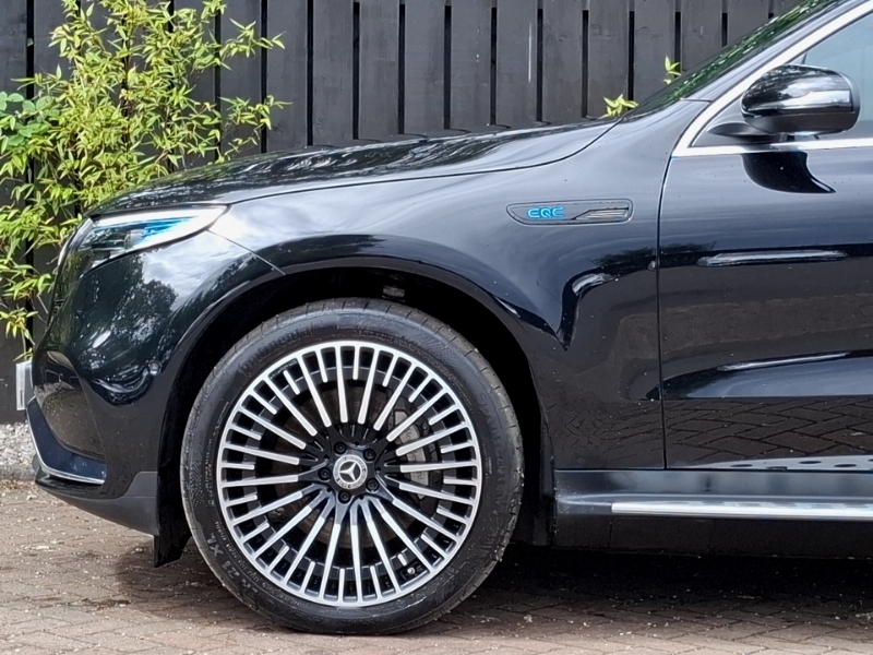 Mercedes-Benz EQC Amg Line White #19