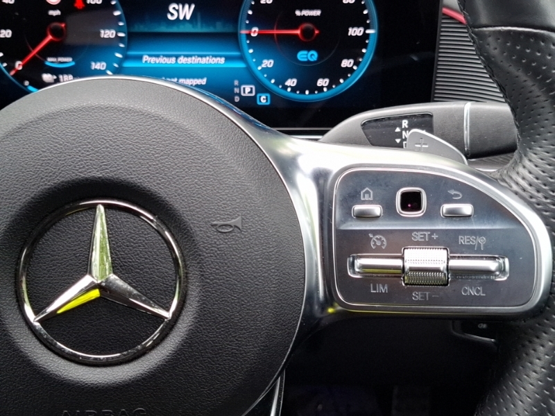Mercedes-Benz EQC Amg Line White #13
